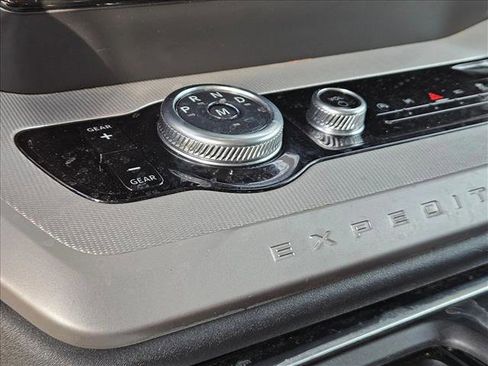 Used 2025 Ford Expedition Active image 15