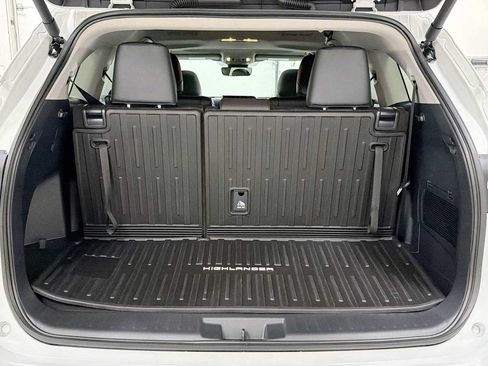 Certified 2026 Toyota Highlander XLE AWD/4WD image 29
