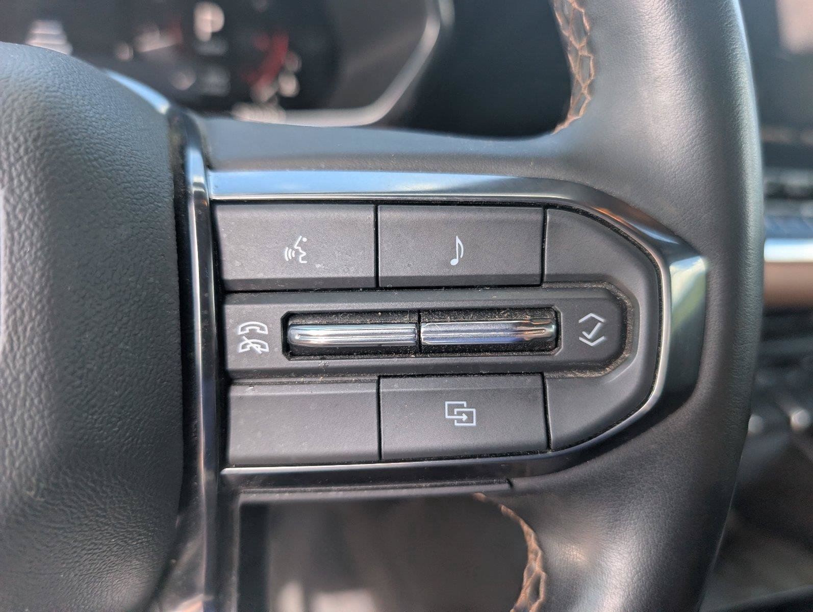 Used 2024 GMC Canyon AT4 w/ Technology Package AWD/4WD image 27
