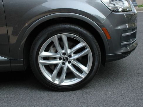 Used 2018 Audi Q7 3.0T Prestige AWD/4WD image 4