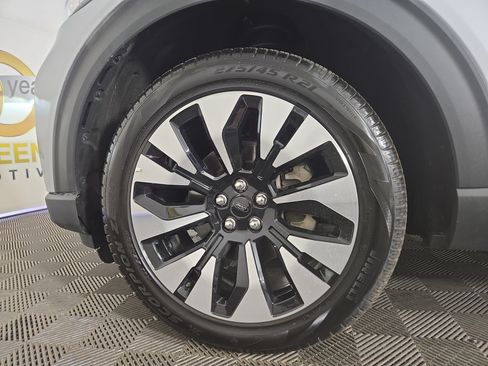 Used 2025 Ford Explorer Platinum w/ LUX Leather Package AWD/4WD image 35