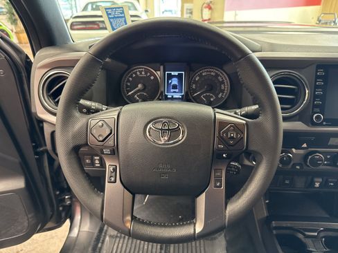 Used 2023 Toyota Tacoma TRD Sport image 28