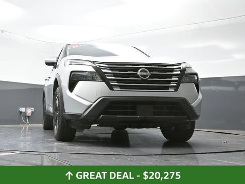 Used 2024 Nissan Rogue SV image 53