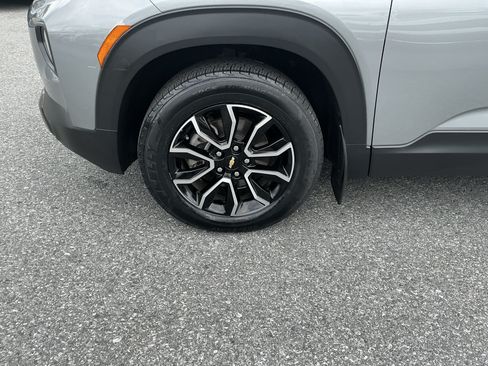 Used 2023 Chevrolet TrailBlazer ACTIV w/ Sun and Liftgate Package AWD/4WD image 9
