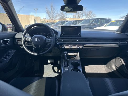 Certified 2025 Honda Civic Sport image 18