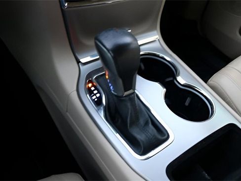 Used 2022 Jeep Grand Cherokee Limited image 26