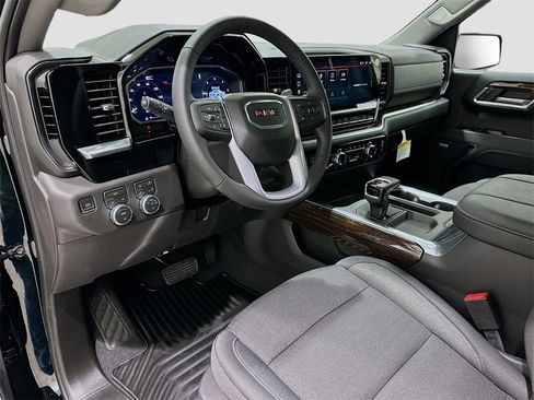 New 2026 GMC Sierra 1500 Elevation image 9