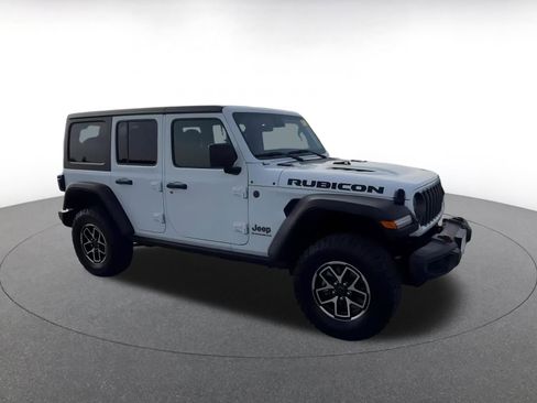 Used 2025 Jeep Wrangler Unlimited Rubicon image 2
