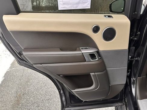 Used 2019 Land Rover Range Rover Sport HSE image 12