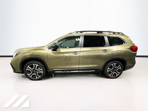 Used 2025 Subaru Ascent Touring AWD/4WD image 8