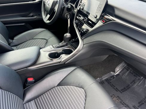 Used 2023 Toyota Camry SE image 31