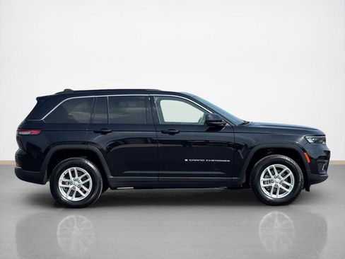 Used 2025 Jeep Grand Cherokee Laredo X w/ Luxury Tech Group I image 9