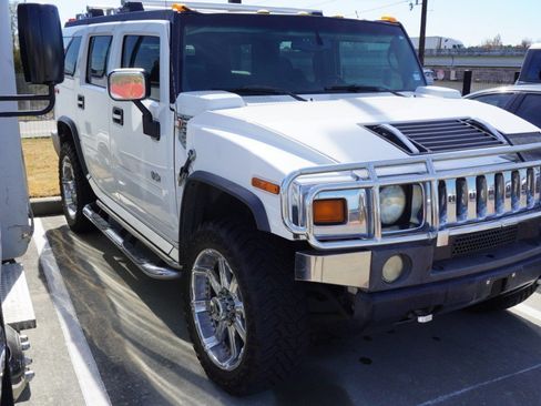 Used 2005 HUMMER H2 w/ Preferred Equipment Group image 2