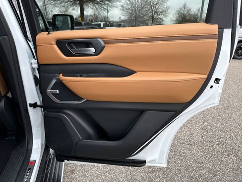 New 2026 Nissan Armada Platinum Reserve image 17