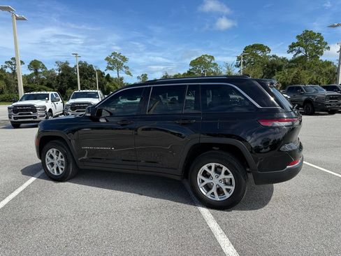 Used 2023 Jeep Grand Cherokee Limited AWD/4WD image 5