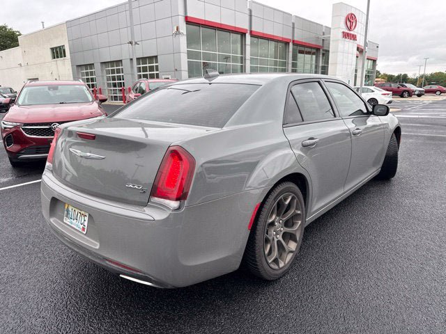 Used 2019 Chrysler 300 S RWD image 4