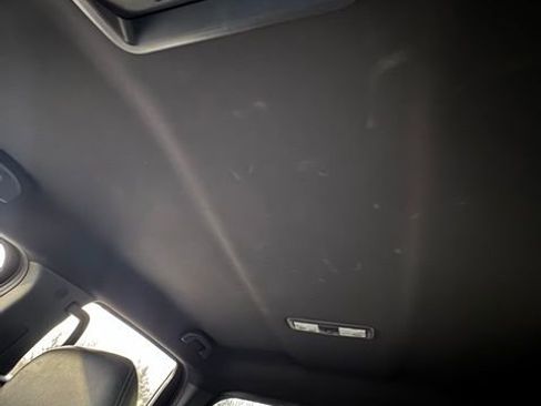 Used 2018 Nissan Titan SL w/ Midnight Edition image 15