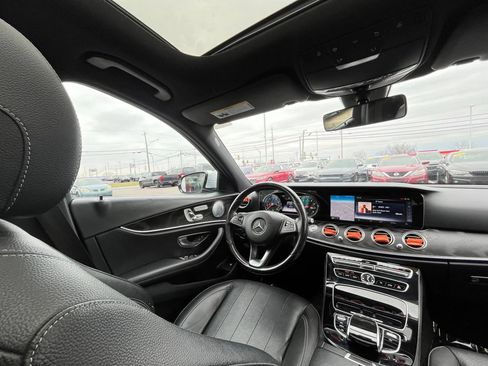 Used 2017 Mercedes-Benz E 300 4MATIC image 34