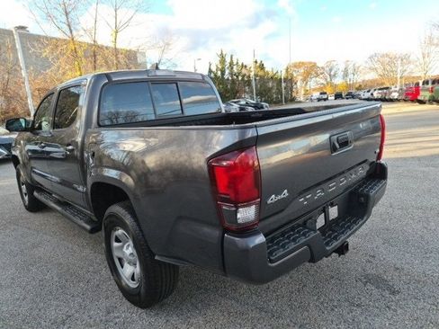 Used 2022 Toyota Tacoma SR image 10