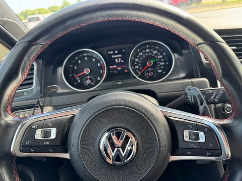 Used 2017 Volkswagen GTI SE FWD image 26