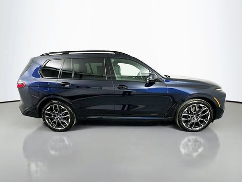 Used 2027 BMW X7 xDrive40i w/ M Sport Package AWD/4WD image 4