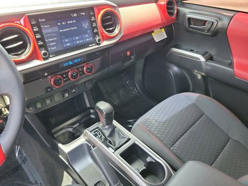Used 2022 Toyota Tacoma SR5 w/ Technology Package RWD image 30