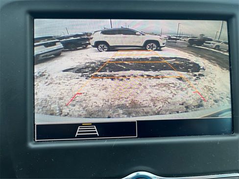 Used 2023 Chevrolet Equinox LT image 48