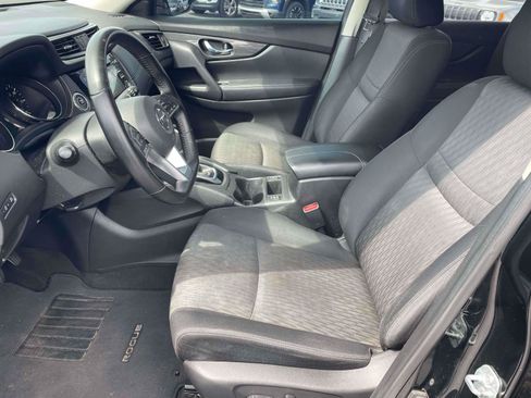 Used 2017 Nissan Rogue SV FWD image 5