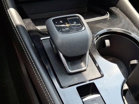 Used 2023 Nissan Rogue SL AWD/4WD image 18