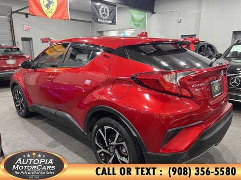 Used 2020 Toyota C-HR XLE image 3