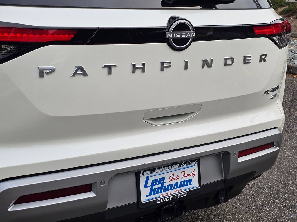 Used 2024 Nissan Pathfinder Platinum AWD/4WD image 26