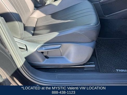 Certified 2022 Volkswagen Tiguan SE w/ Panoramic Sunroof Package AWD/4WD image 29