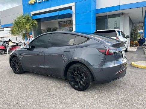 Used 2022 Tesla Model Y Long Range AWD/4WD image 6
