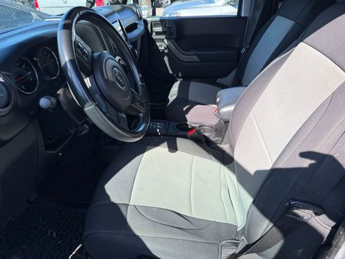 Used 2013 Jeep Wrangler Unlimited Sport image 8