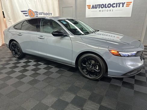Used 2025 Honda Accord SE image 1