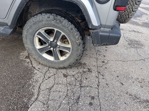 Used 2018 Jeep Wrangler Unlimited Sahara AWD/4WD image 27