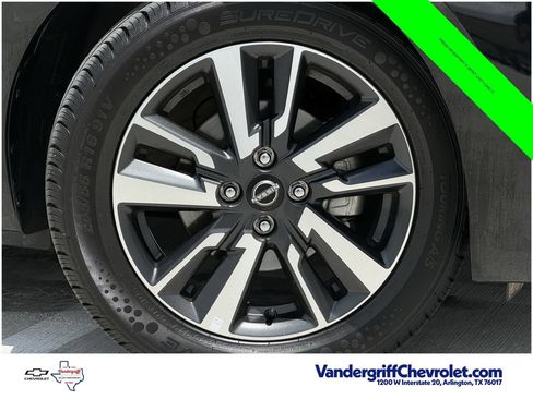 Used 2025 Nissan Versa SV FWD image 8