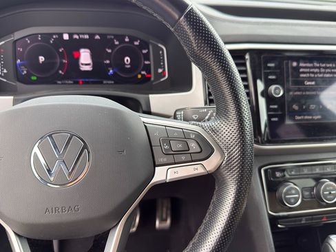 Used 2022 Volkswagen Atlas Cross Sport SEL R-Line AWD/4WD image 18