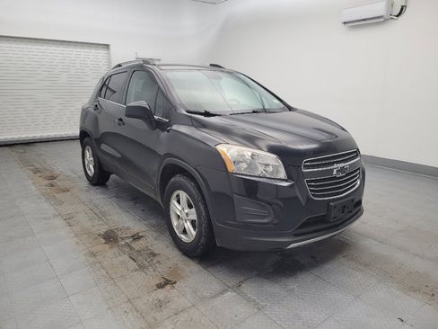 Used 2016 Chevrolet Trax LT w/ LT Convenience Package image 13