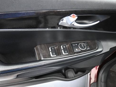 Used 2018 Kia Sorento AWD image 11