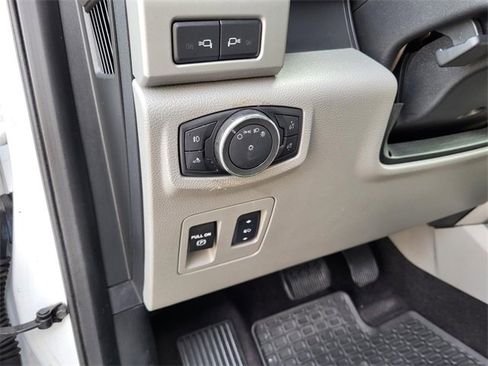 Used 2015 Ford F150 Lariat image 13