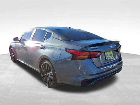Used 2022 Nissan Altima 2.5 SR w/ Midnight Edition Package image 6