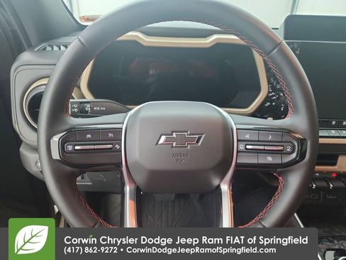 Used 2023 Chevrolet Colorado Trail Boss w/ Technology Package image 21