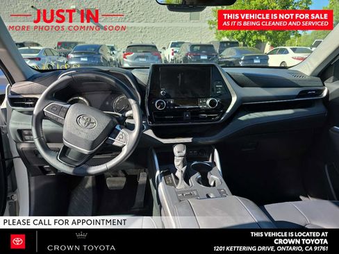 Used 2026 Toyota Highlander XLE AWD/4WD image 8