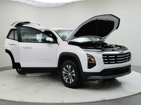 New 2026 Chevrolet Equinox LT w/ Safety and Technology Package image 9