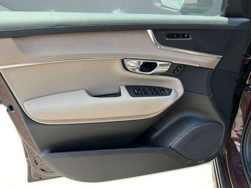 Certified 2025 Volvo XC90 B6 Core AWD/4WD image 14