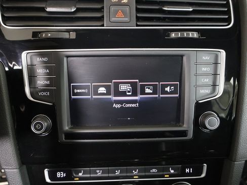 Used 2016 Volkswagen Golf R 4-Door image 6