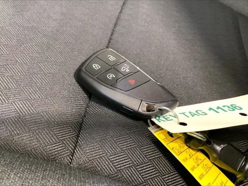 Used 2025 GMC Sierra 1500 Elevation image 19