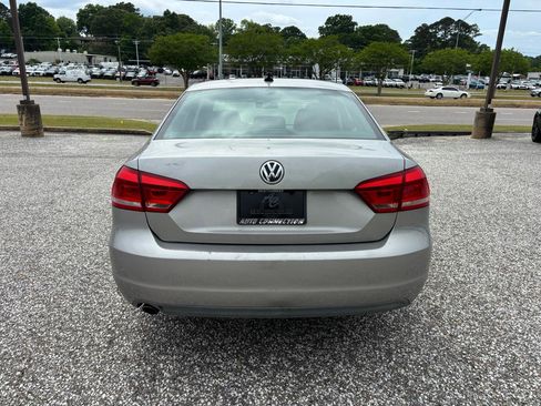 Used 2012 Volkswagen Passat 2.5 SE FWD image 5