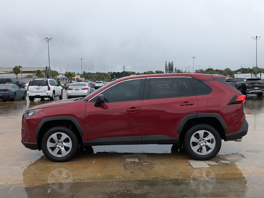 Used 2022 Toyota RAV4 LE FWD image 6